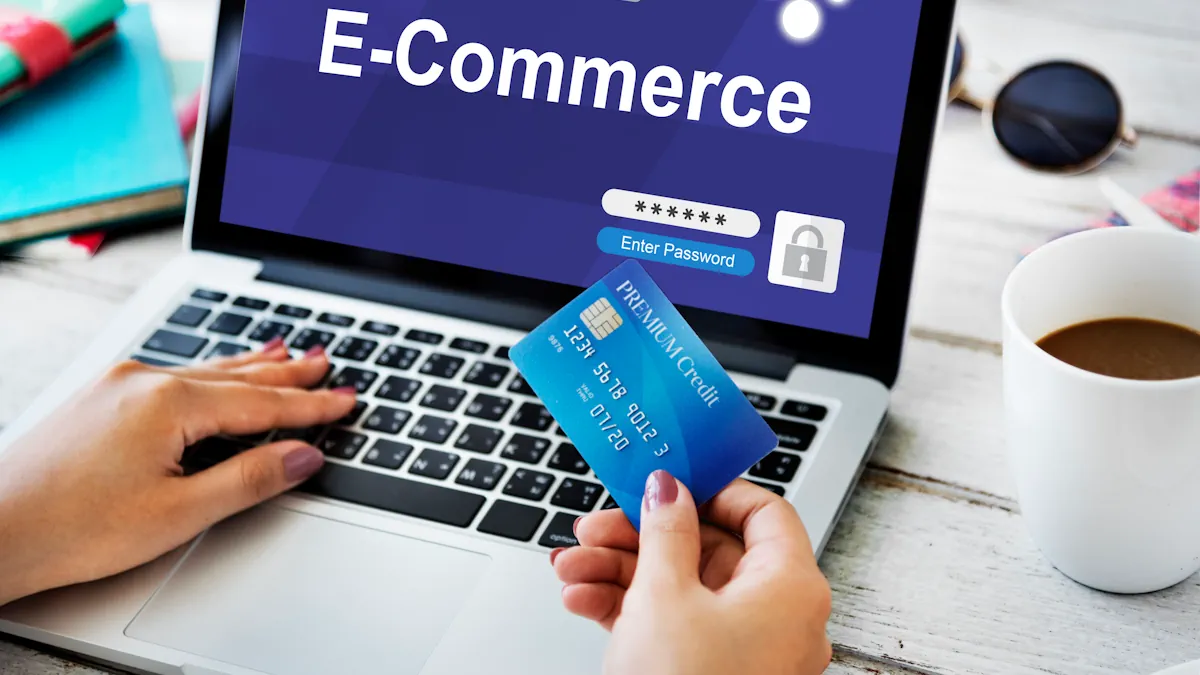Negocio construyendo su presencia digital en una web propia en vez de depender solo de redes sociales